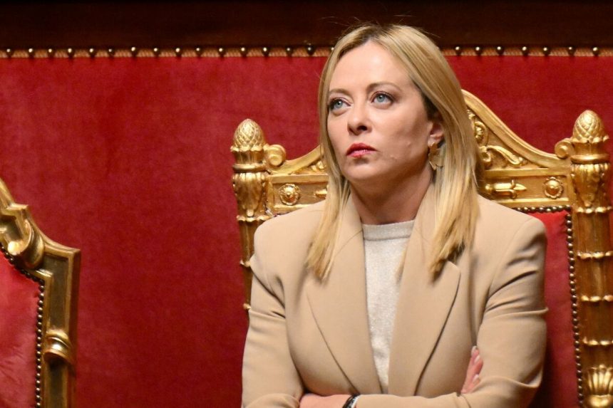 meloni-dice-que-los-bancos-no-deberian-quejarse-del-impuesto-de-5.000-millones-de-euros