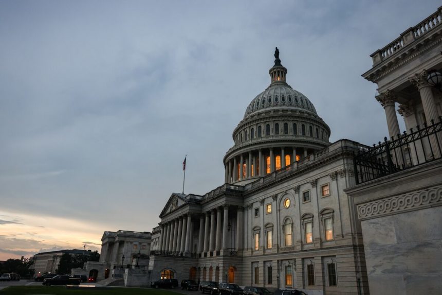 sindicato-federal-de-trabajadores-pide-poner-fin-al-cierre-y-presiona-a-los-democratas