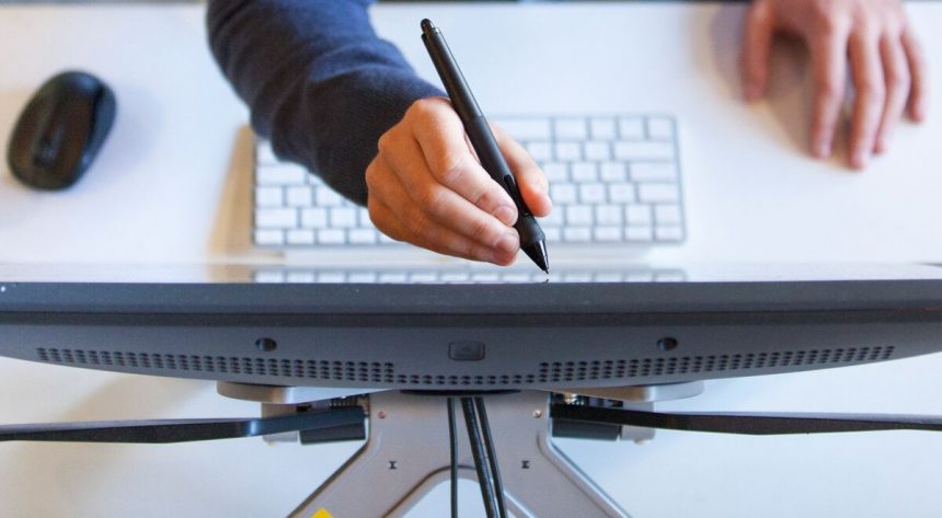 platinum-enfrenta-lucha-para-vender-la-deuda-decisiva-de-centerfield