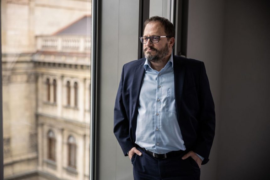 los-rivales-de-viktor-orban-quieren-reducir-las-exenciones-fiscales-para-los-fabricantes-de-automoviles