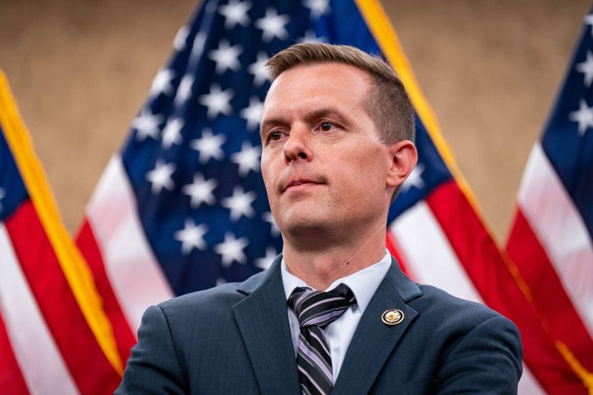 golden-se-retira-de-la-mayoria-de-los-escanos-democratas-pro-trump-que-ocupan-en-la-camara-de-representantes-de-eeuu.