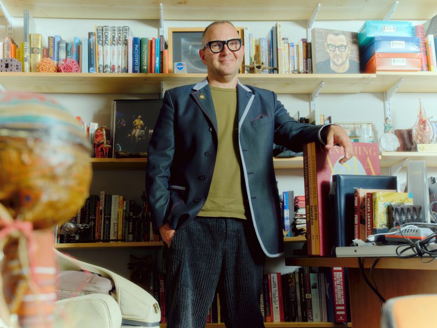 cory-doctorow:-“hay-una-amenaza-implicita-a-los-gobiernos:-si-no-te-sometes-a-trump,-sus-tecnologicas-te-cortan-las-piernas”