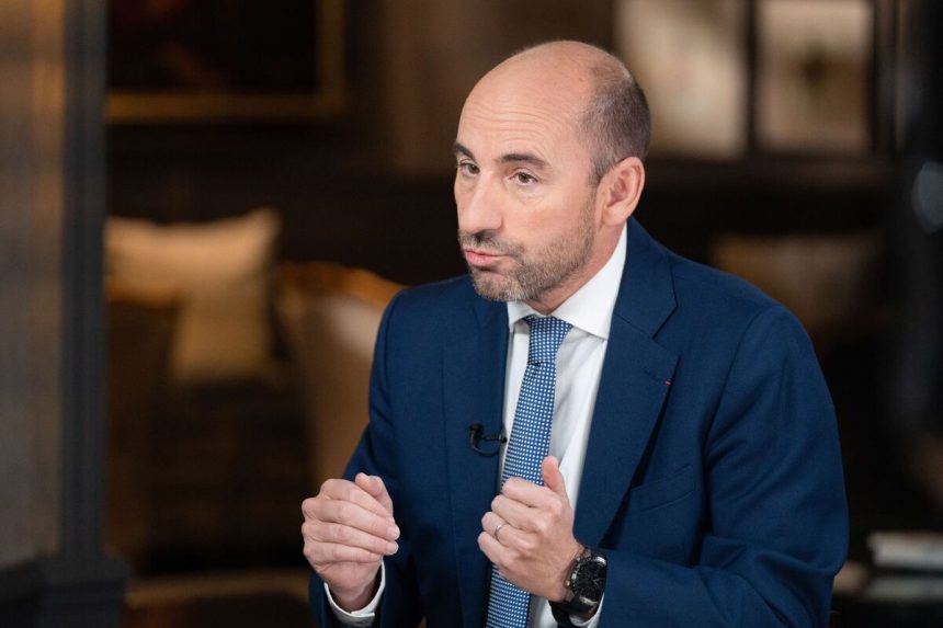 las-acciones-de-tikehau-se-desploman-a-medida-que-temasek,-su-antiguo-patrocinador,-recorta-su-participacion