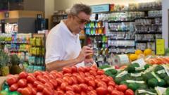 trump-retira-aranceles-a-decenas-de-productos-alimenticios