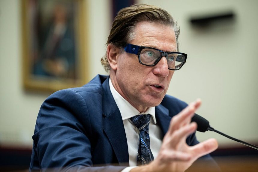 el-jefe-de-fema-renuncia-despues-de-seis-meses-de-criticas-por-las-inundaciones