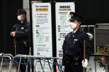 japon-advierte-a-los-ciudadanos-en-china-sobre-la-seguridad-a-medida-que-se-profundiza-la-crisis-diplomatica