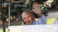 el-ex-presidente-de-harvard,-larry-summers,-se-retira-de-su-cargo-publico-despues-de-la-publicacion-del-correo-electronico-de-epstein