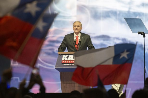 el-crimen-y-los-problemas-economicos-empujan-a-los-votantes-sudamericanos-hacia-la-derecha