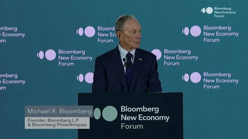 mike-bloomberg-inaugura-el-foro-de-nueva-economia-2025
