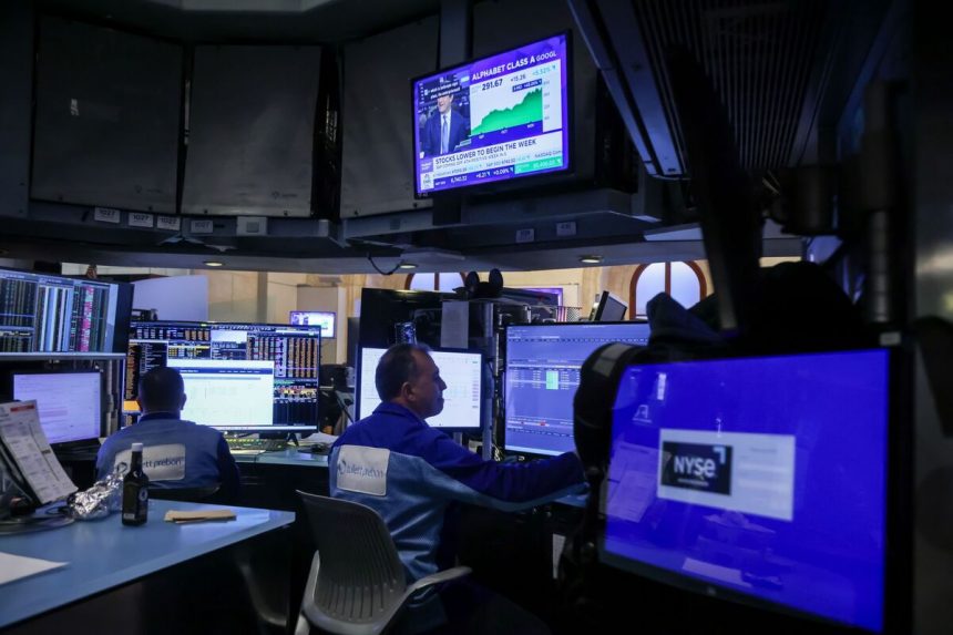 las-acciones-estadounidenses-suben-antes-de-los-resultados-de-nvidia,-deteniendo-la-caida-de-cuatro-dias