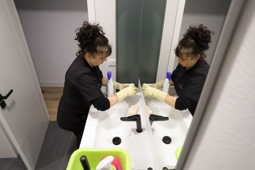 las-empleadas-de-hogar-consiguen-el-derecho-a-la-prestacion-de-desempleo-por-periodos-trabajados-antes-de-2022