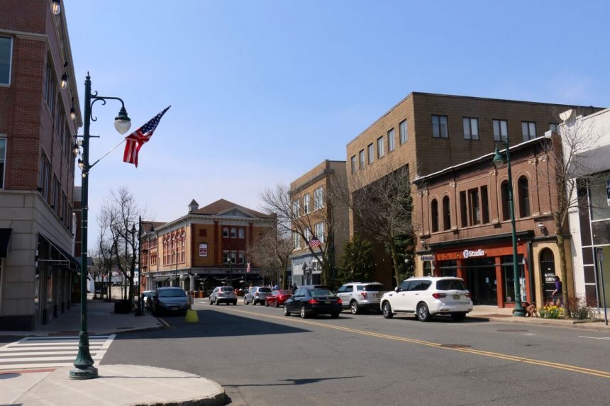 la-estacion-de-bomberos-vacia-de-una-ciudad-rica-de-nueva-jersey-muestra-la-presion-para-solucionar-la-crisis-de-vivienda
