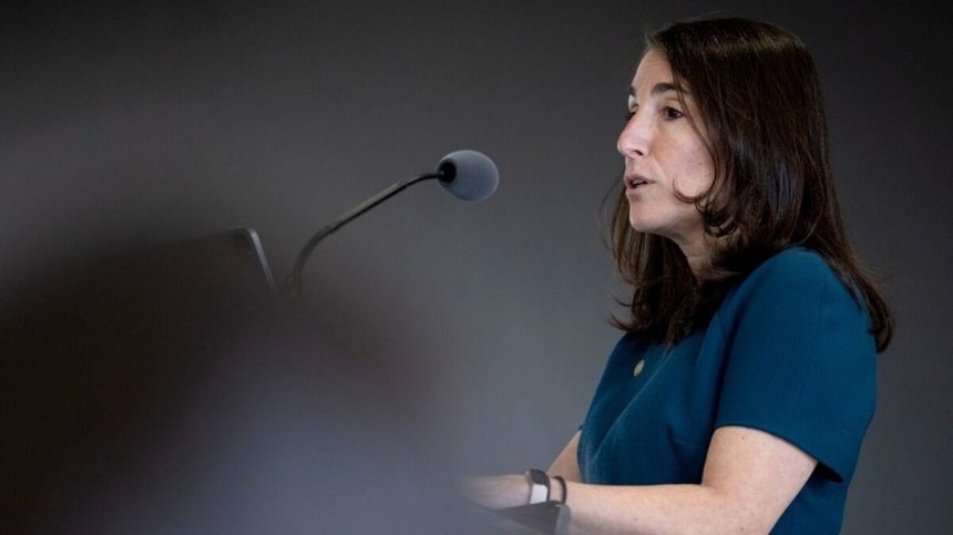 hammack-de-la-reserva-federal-dice-que-los-recortes-de-tipos-pueden-aumentar-los-riesgos-y-prolongar-la-inflacion