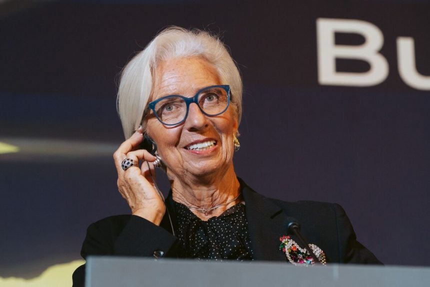 lagarde-del-bce-dice-que-la-politica-monetaria-no-puede-resolver-los-problemas-de-deuda