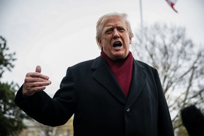 trump-dice-que-las-cadenas-de-television-no-deberian-poder-«ampliarse»