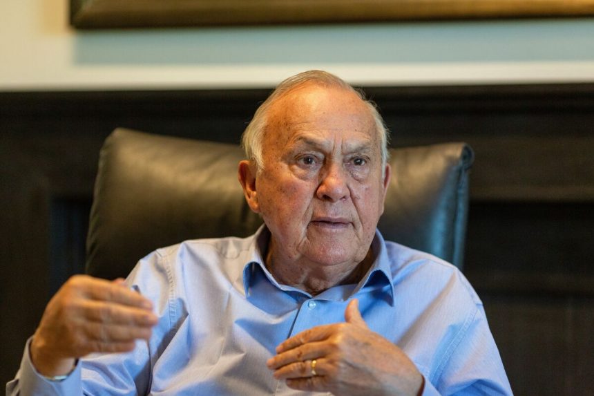 el-multimillonario-wiese-insta-a-sudafrica-a-actuar-con-cuidado-con-estados-unidos