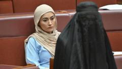 senadora-australiana-condenada-por-truco-con-burka-en-el-parlamento