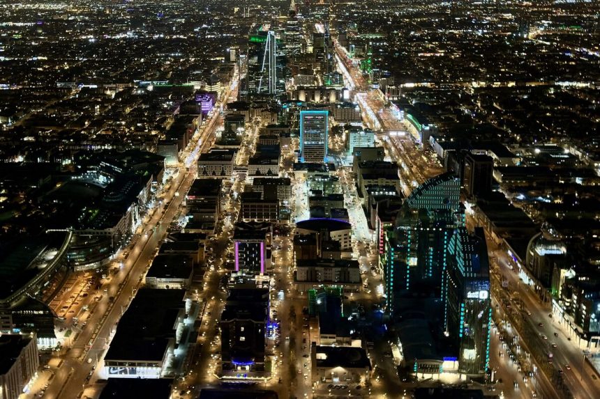 blackrock-busca-duplicar-las-inversiones-saudies-en-un-auge-de-nuevos-acuerdos