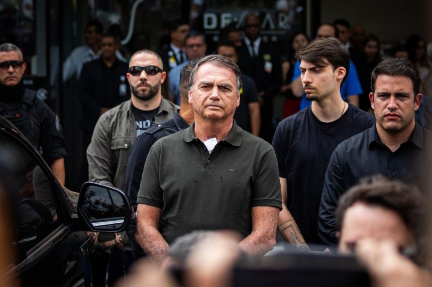 bolsonaro-ordena-comenzar-sentencia-de-27-anos-tras-las-rejas