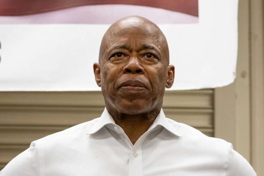 adams-de-nueva-york-impulsa-cambios-en-la-junta-de-alquileres-antes-de-la-oferta-de-congelacion-de-mamdani