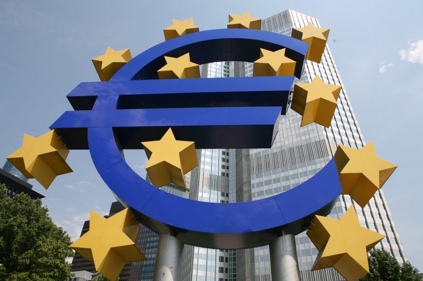 el-bce-alerta-del-riesgo-de-la-creciente-interdependencia-entre-bancos,-aseguradoras-y-‘hedge-funds’