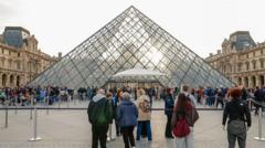 el-louvre-aumentara-el-precio-de-las-entradas-para-la-mayoria-de-los-turistas-no-pertenecientes-a-la-ue-en-un-45%