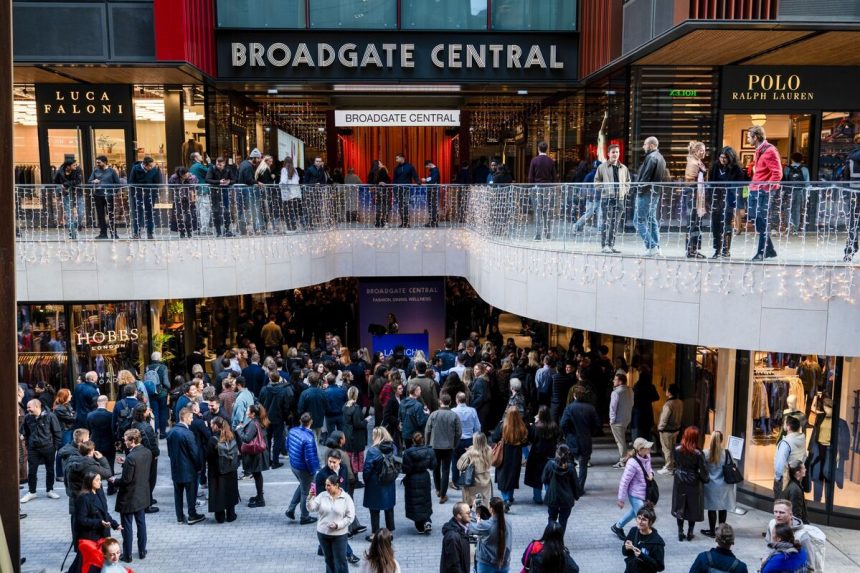 los-britanicos-se-preparan-para-la-navidad-del-‘ultimo-hurra’-despues-del-presupuesto