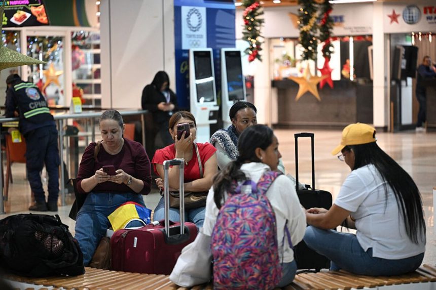 trump-dice-considerar-cerrado-el-espacio-aereo-sobre-y-alrededor-de-venezuela