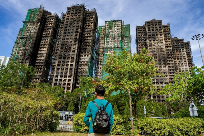 hong-kong-actua-para-calmar-la-ira-tras-el-mortal-incendio-de-un-edificio