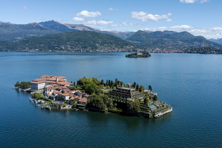 la-familia-borromeo-de-italia-enumera-islas-en-su-intento-por-rivalizar-con-el-lago-como