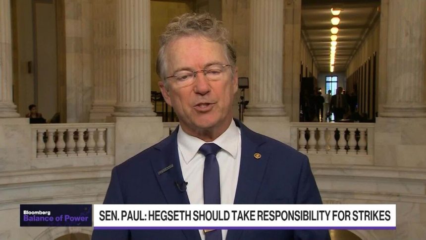 los-ataques-de-estados-unidos-a-barcos-narcotraficantes-son-«escandalosos»,-dice-el-senador-rand-paul