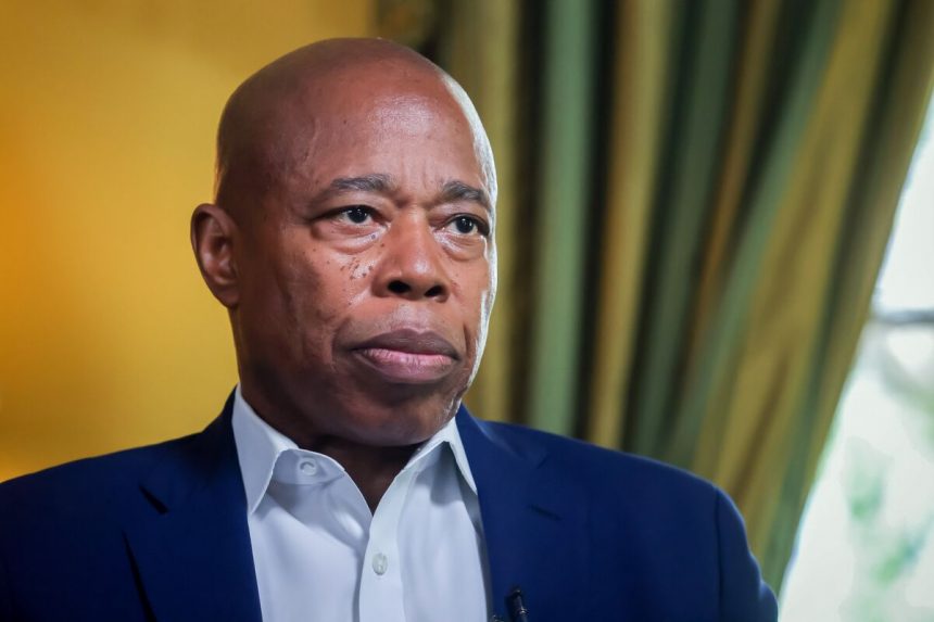 el-alcalde-de-nueva-york,-eric-adams,-emite-una-orden-que-prohibe-la-desinversion-en-israel