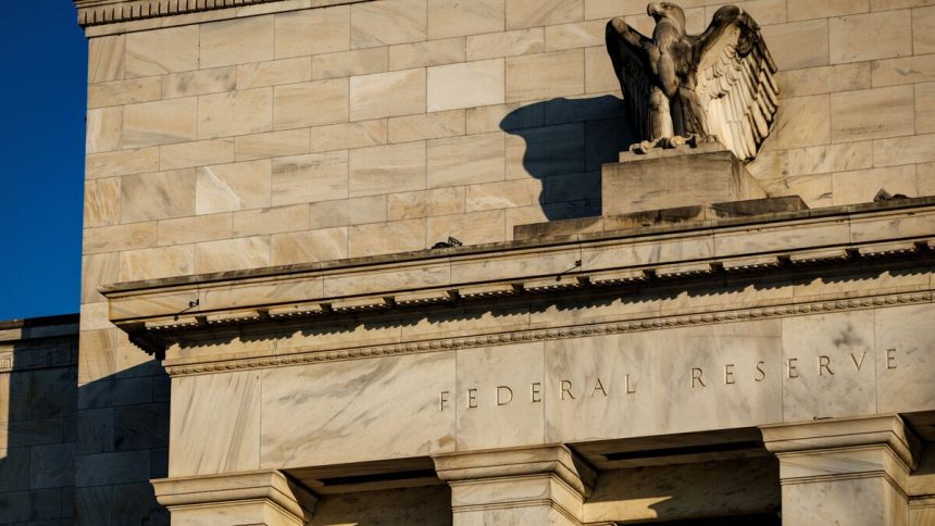 las-solicitudes-de-desempleo-caen-a-su-nivel-mas-bajo-en-tres-anos-antes-de-la-importante-reunion-de-la-reserva-federal-en-diciembre