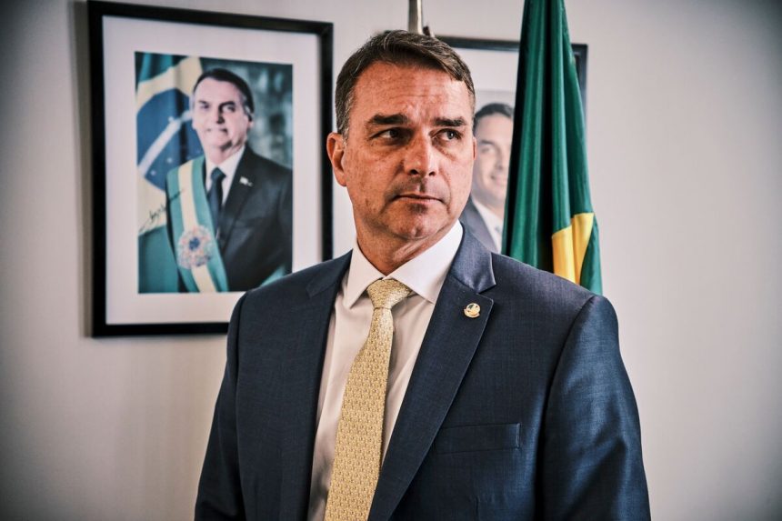 bolsonaro-eligio-a-su-hijo-flavio-para-postularse-en-las-elecciones-de-2026-en-brasil,-dice-un-aliado