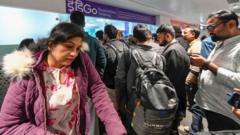 el-caos-en-los-viajes-a-india-empeora-cuando-indigo-cancela-cientos-de-vuelos