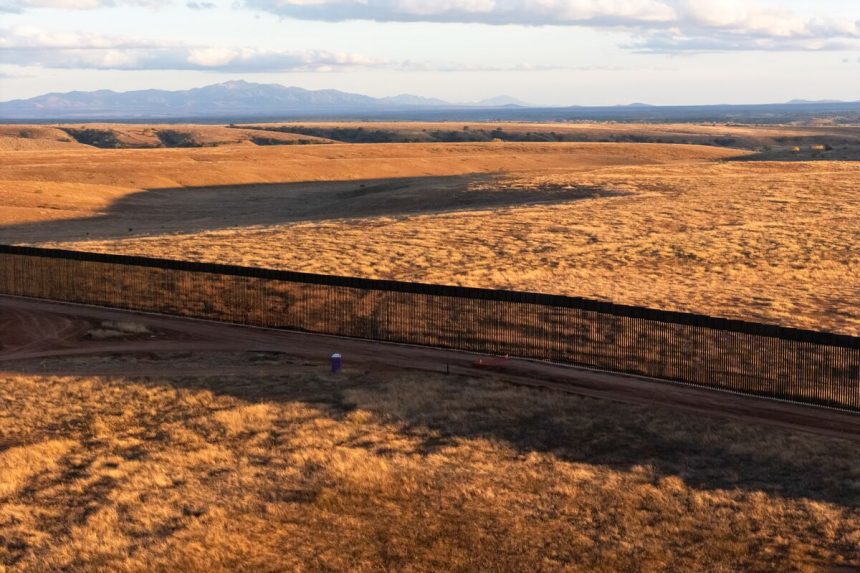 la-patrulla-fronteriza-de-ee-uu-anuncia-una-tarifa-de-5.000-dolares-para-quienes-cruzan-ilegalmente-(1)