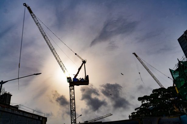 se-dice-que-el-promotor-inmobiliario-indio-rmz-pesa-1.000-millones-de-dolares-en-oferta-publica-inicial