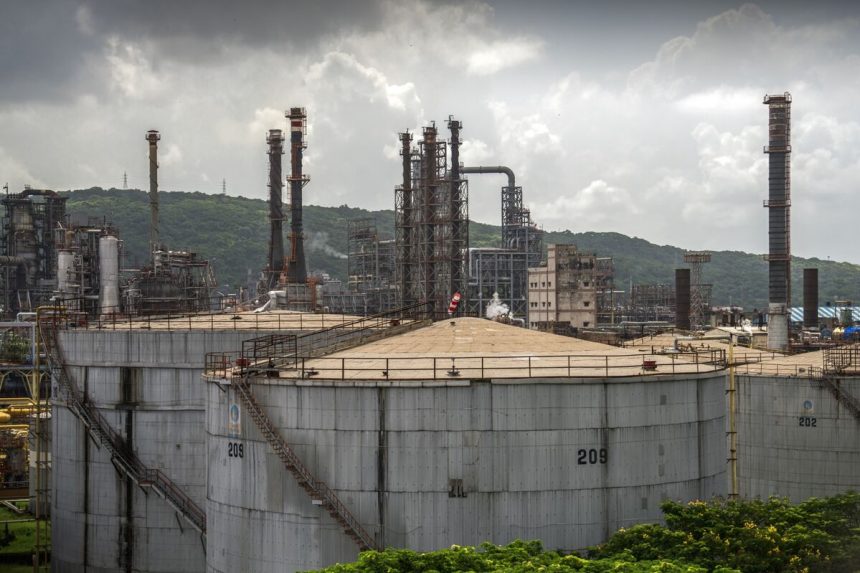 el-petroleo-sufre-su-mayor-caida-en-tres-semanas-con-el-exceso-de-atencion