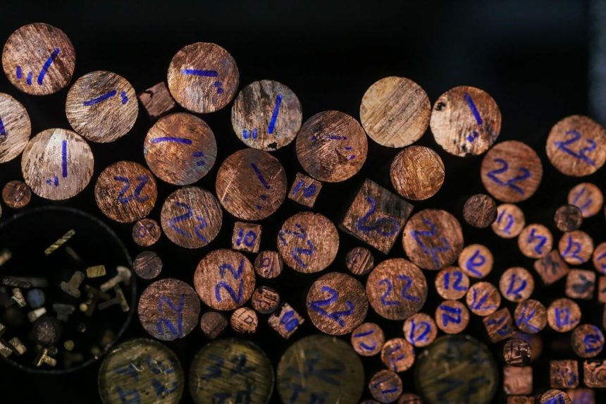 la-nueva-regla-de-bloqueo-cambiario-de-indonesia-afectara-a-los-exportadores-de-materias-primas