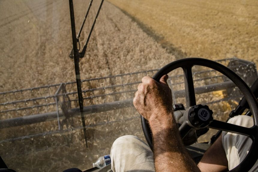 legislador-frances-propone-proyecto-de-ley-sobre-pesticidas-mientras-los-agricultores-se-preparan-para-protestar