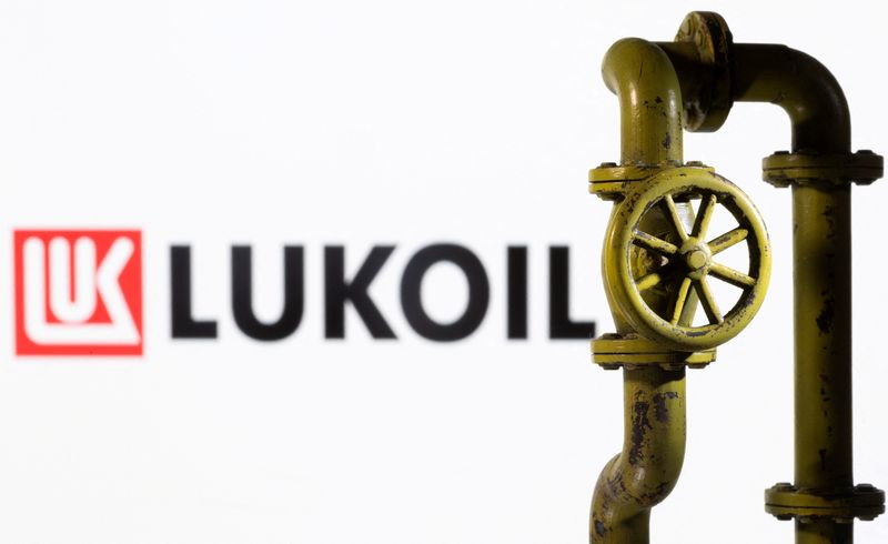 las-flotaciones-bancarias-exclusivas-de-ee-uu.-planean-pagar-a-los-inversores-estadounidenses-mediante-la-venta-de-activos-de-lukoil,-dicen-las-fuentes