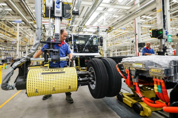 espana-pone-la-alfombra-roja-a-china-para-que-instale-un-nuevo-fabricante-de-coches-en-el-pais