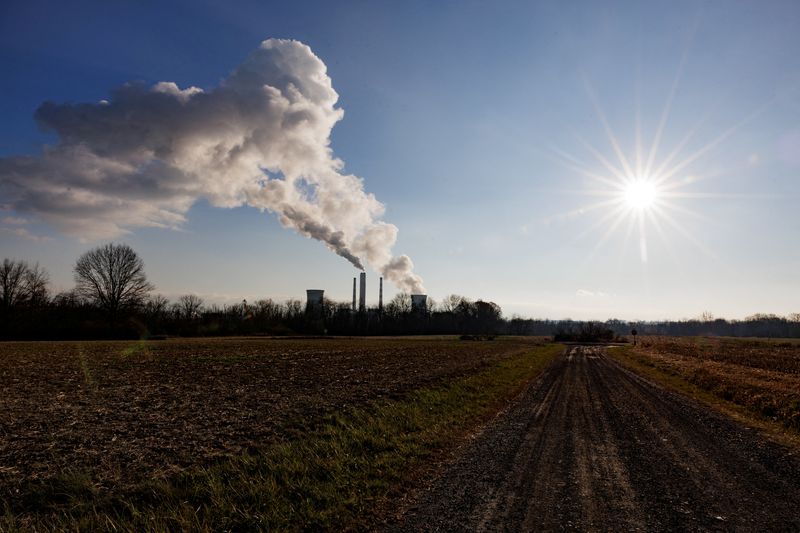 los-precios-en-la-mayor-subasta-de-redes-electricas-de-ee-uu.-alcanzaron-un-nuevo-record,-lo-que-indica-mayores-facturas-de-servicios-publicos-en-el-futuro