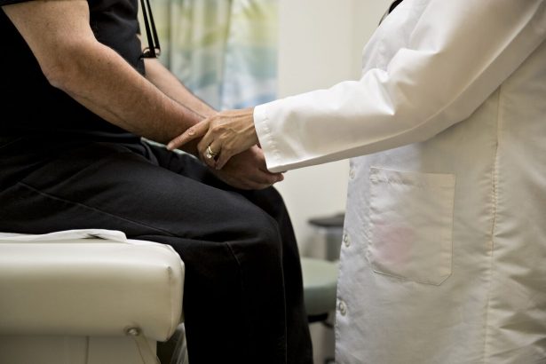 los-democratas-se-abalanzan-mientras-el-congreso-permite-que-las-primas-de-obamacare-se-disparen