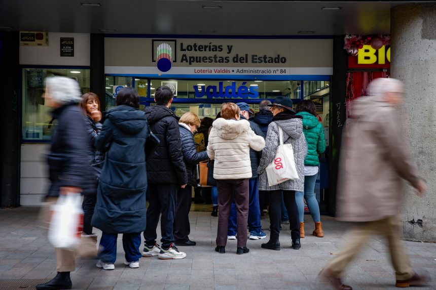 los-loteros,-hartos-de-los-precios-congelados-en-los-decimos:-“se-piensan-que-somos-millonarios,-pero-algunos-pasamos-aprietos”