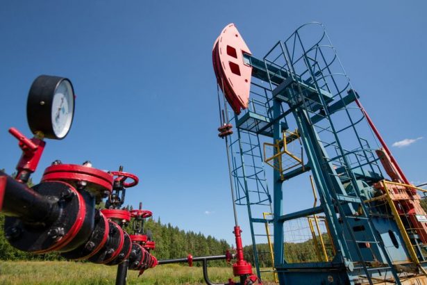 los-precios-del-petroleo-suben-tras-la-interceptacion-estadounidense-de-un-petrolero-venezolano-durante-el-fin-de-semana