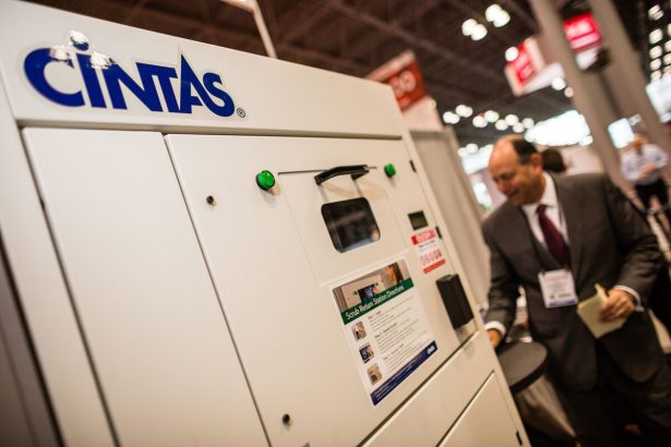 cintas-hace-otro-intento-de-comprar-su-rival-unifirst