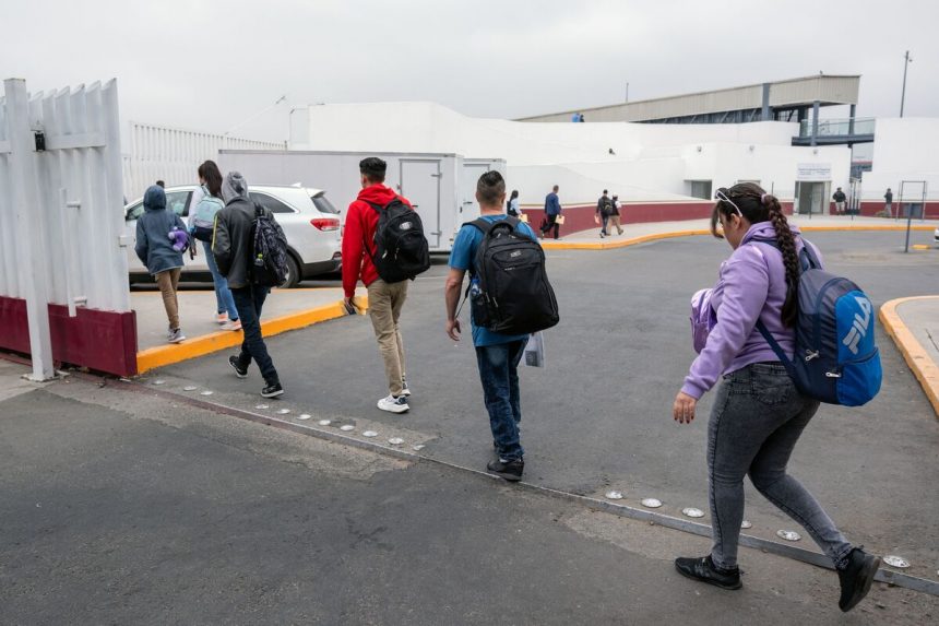 el-equipo-de-trump-triplica-el-bono-a-3.000-dolares-para-los-inmigrantes-que-se-autodeportan