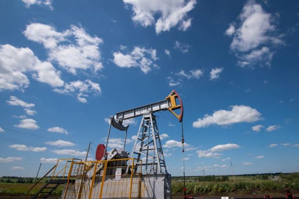 el-petroleo-sube-por-el-fuerte-crecimiento-economico-de-eeuu.-y-los-riesgos-de-suministro