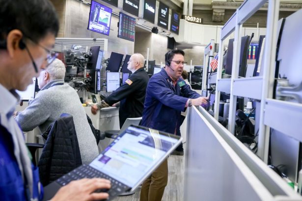 las-acciones-tecnologicas-impulsan-al-s&p-500-a-un-cierre-record-despues-de-la-sorpresa-del-pib